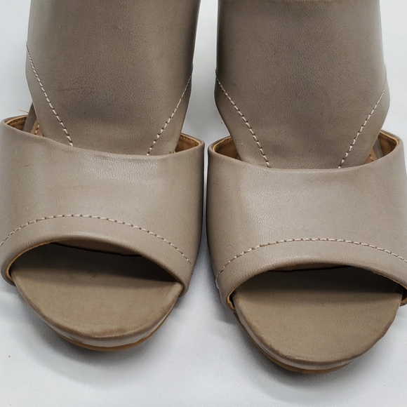 Naturalizer N5 Comfort Mule - Picture 2 of 10